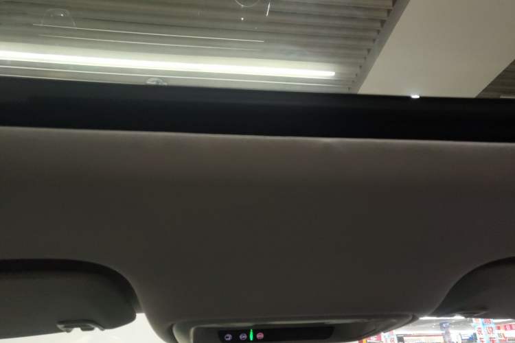 Used Buick Regal 2024 25T Deluxe Edition Headliner