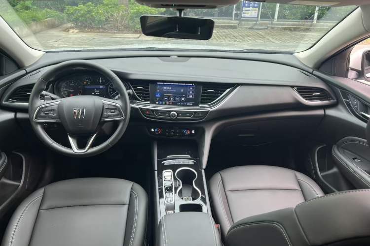 Used Buick Regal 2024 25T Deluxe Edition Interior 1