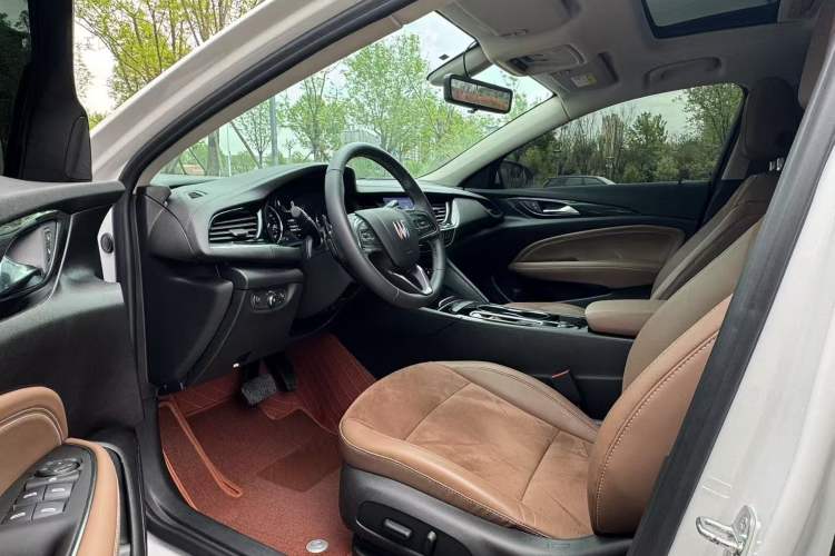 Used Buick Regal 2024 28T Luxury Edition Interior 2