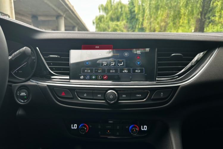 Used Buick Regal 2024 Revised 25T Ultra-Comfort Edition Interior 2