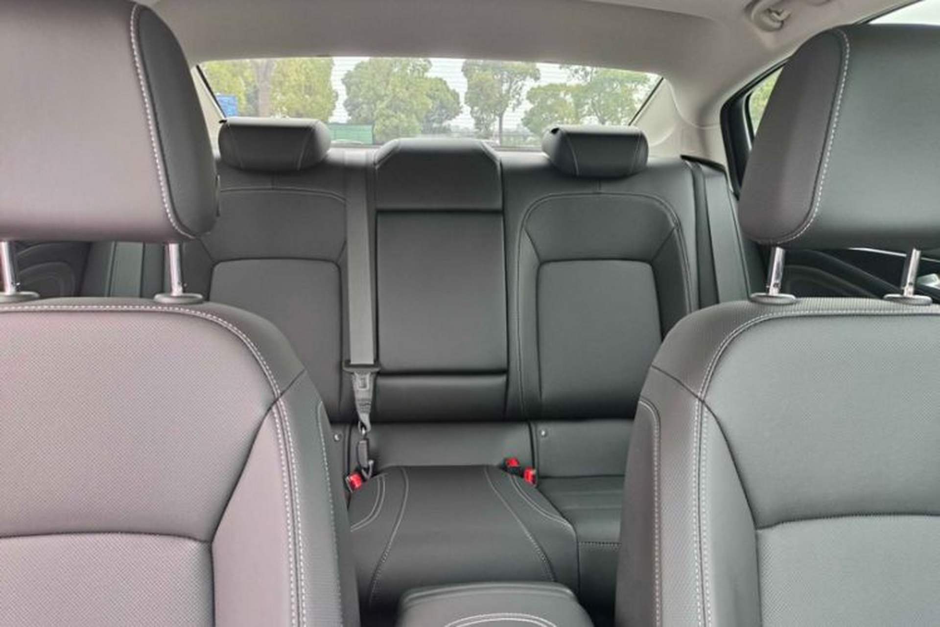 Used Buick Regal 2024 28T Luxury Edition Interior 2