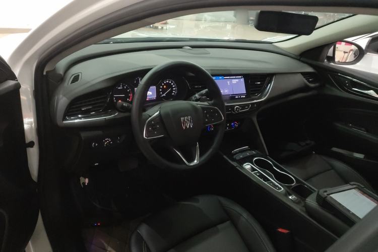 Used Buick Regal 2024 25T Deluxe Edition Interior 2