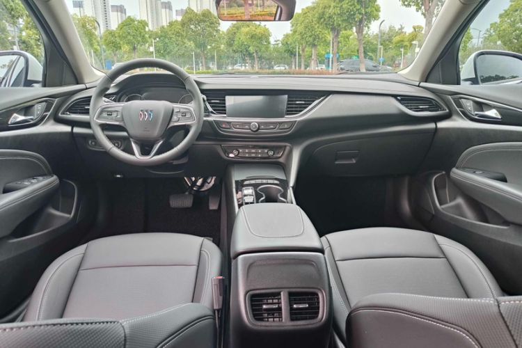 Used Buick Regal 2024 28T Luxury Edition Interior 3