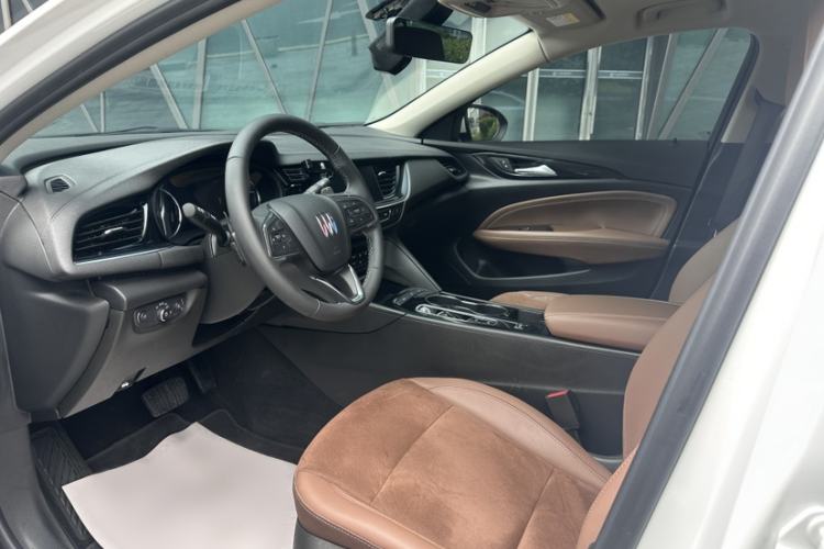 Used Buick Regal 2024 28T Luxury Edition Interior 3