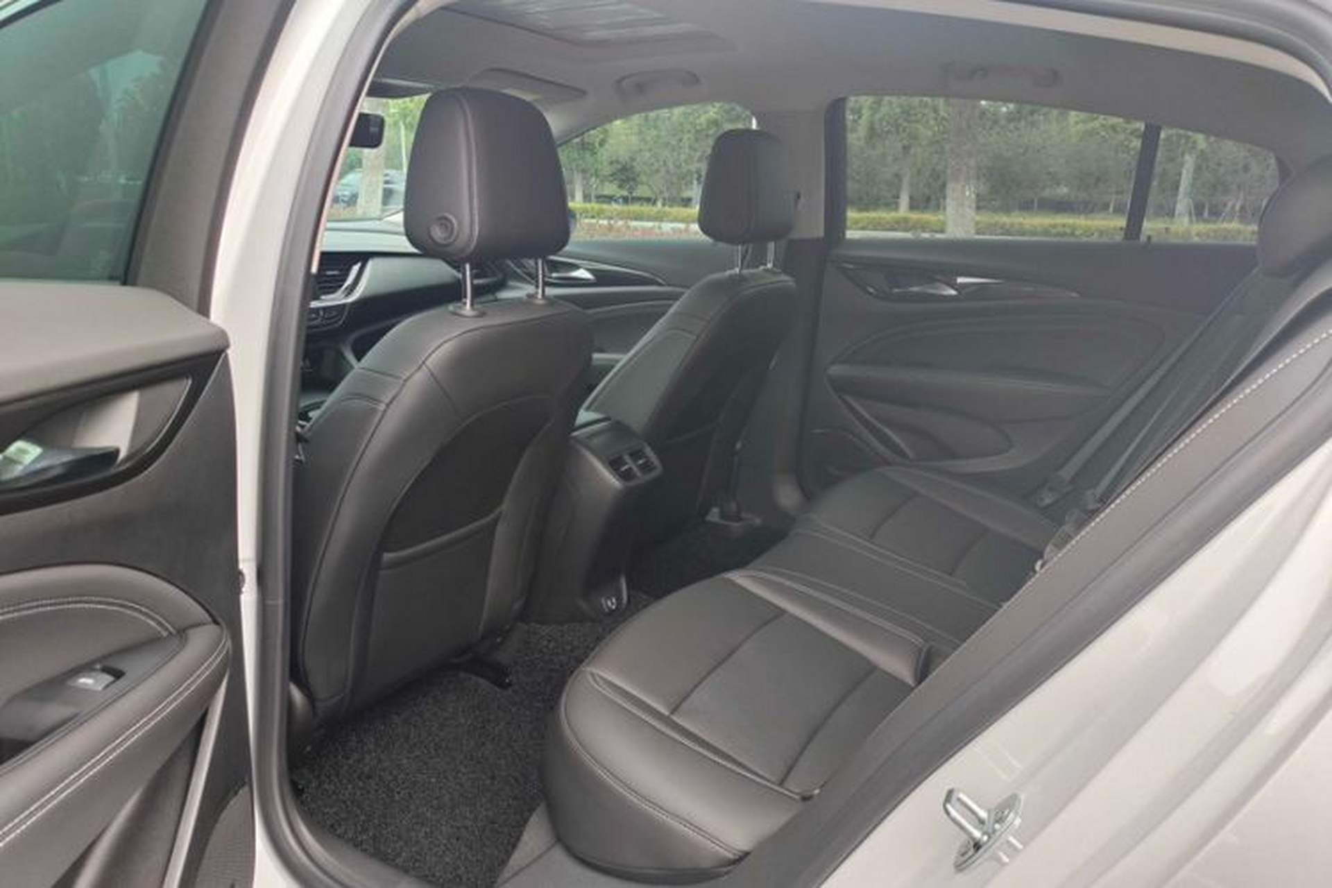 Used Buick Regal 2024 28T Luxury Edition Interior 4