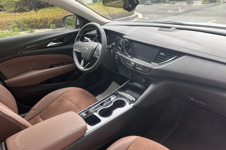 Used Buick Regal 2024 28T Luxury Edition Interior 4