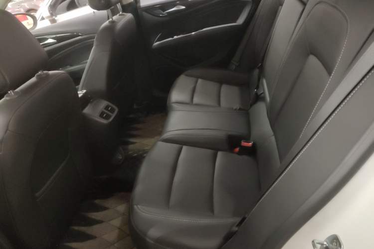 Used Buick Regal 2024 25T Deluxe Edition Interior 4