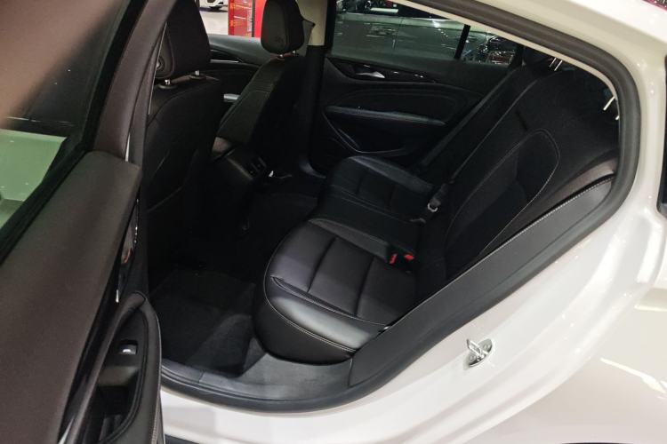 Used Buick Regal 2024 25T Deluxe Edition Interior 7