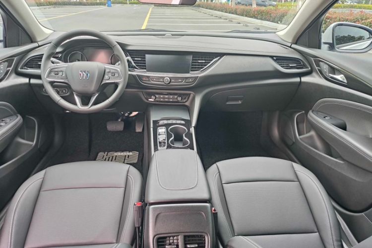 Used Buick Regal 2024 28T Luxury Edition Interior 7