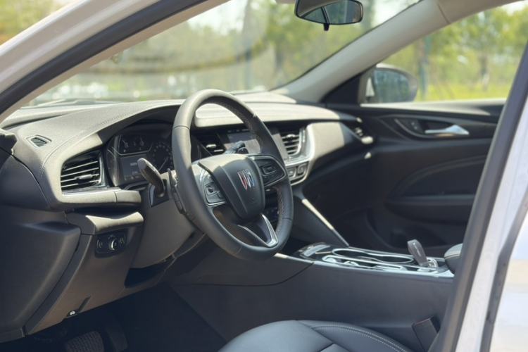 Used Buick Regal 2024 Revised 25T Ultra-Comfort Edition Interior 8