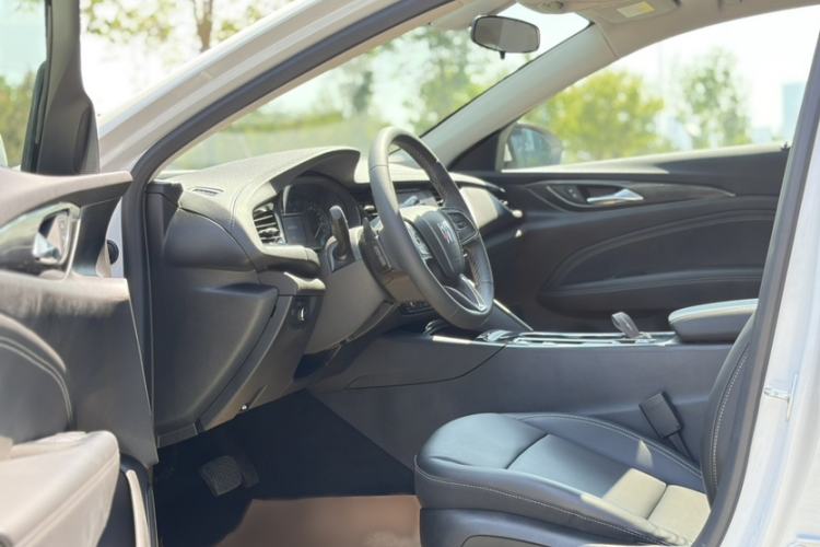 Used Buick Regal 2024 Revised 25T Ultra-Comfort Edition Interior 9