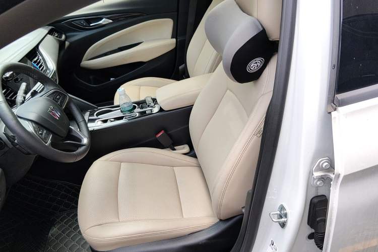 Used Buick Regal 2024 25T Deluxe Edition Left Front Seat