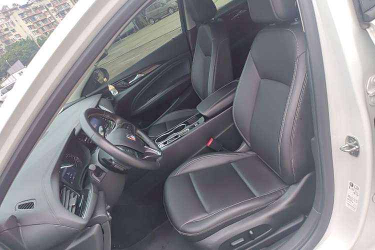 Used Buick Regal 2024 25T Deluxe Edition Left Front Seat