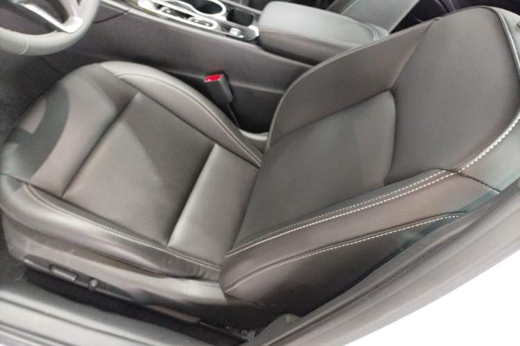 Used Buick Regal 2024 25T Deluxe Edition Left Front Seat