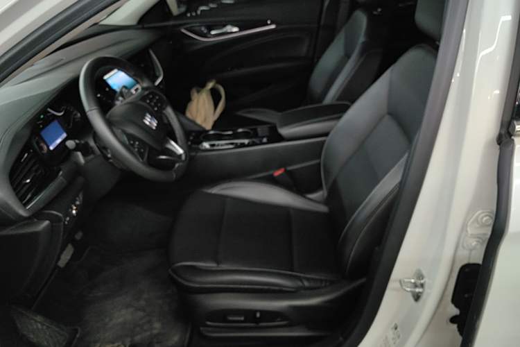 Used Buick Regal 2024 25T Deluxe Edition Left Front Seat
