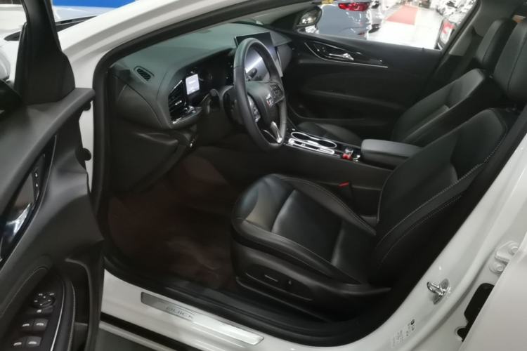 Used Buick Regal 2024 25T Deluxe Edition Left Front Seat