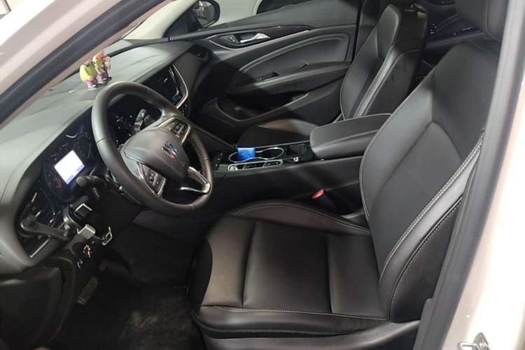 Used Buick Regal 2024 25T Deluxe Edition Left Front Seat