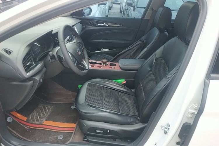 Used Buick Regal 2024 25T Deluxe Edition Left Front Seat