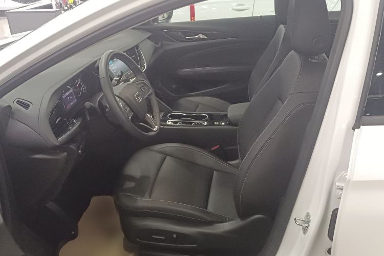 Used Buick Regal 2024 25T Deluxe Edition Left Front Seat