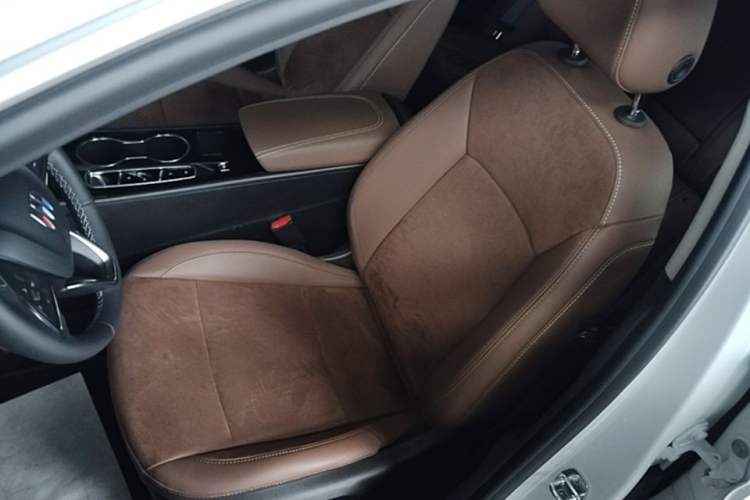 Used Buick Regal 2024 28T Luxury Edition Left Front Seat