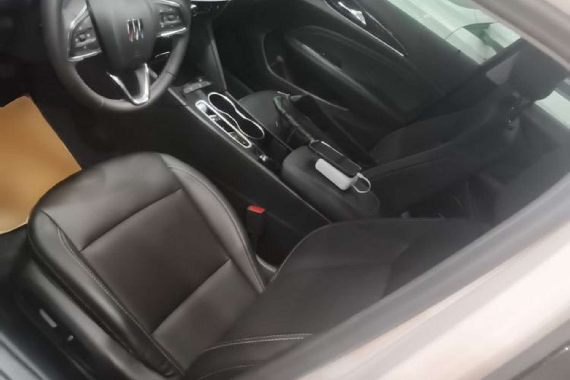 Used Buick Regal 2024 25T Deluxe Edition Left Front Seat