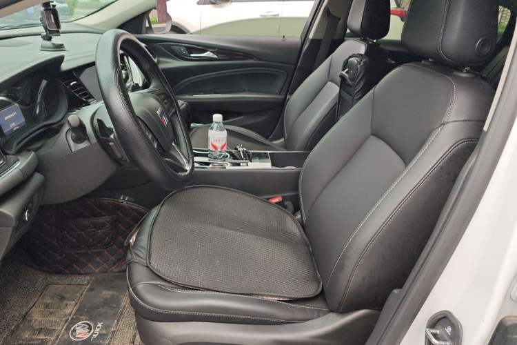 Used Buick Regal 2024 25T Deluxe Edition Left Front Seat