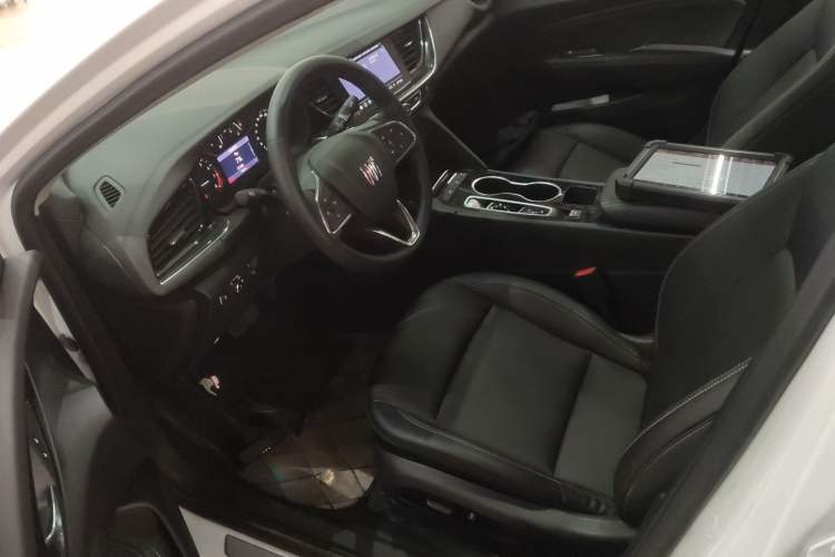 Used Buick Regal 2024 25T Deluxe Edition Left Front Seat