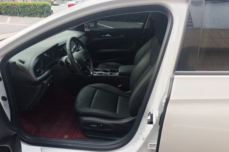 Used Buick Regal 2024 28T Luxury Edition Left Front Seat