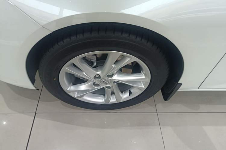 Used Buick Regal 2024 25T Deluxe Edition Left Front Wheel Hub