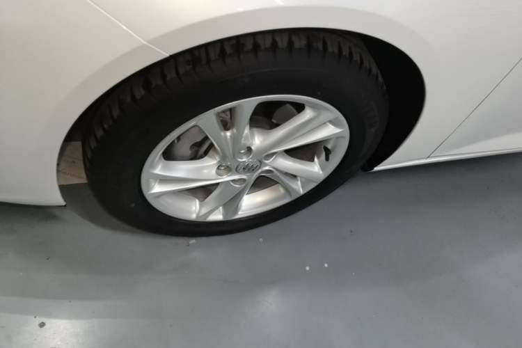 Used Buick Regal 2024 25T Deluxe Edition Left Front Wheel Hub