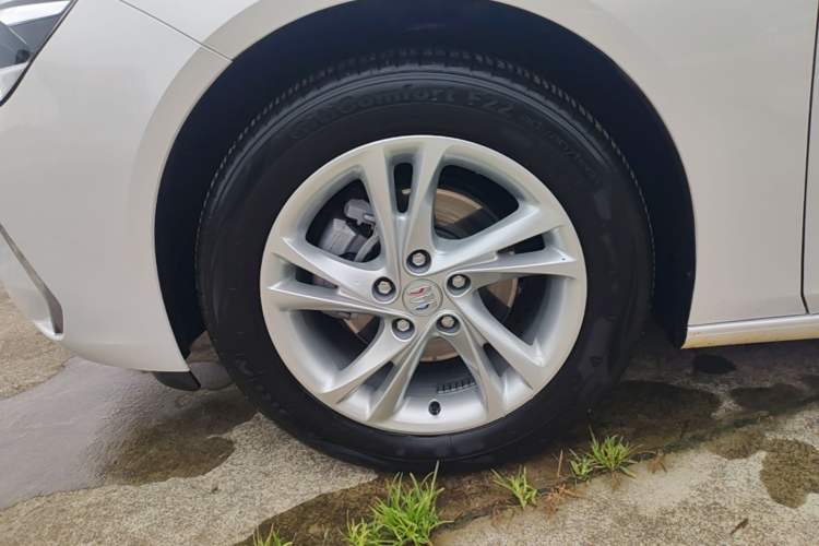 Used Buick Regal 2024 Revised 25T Ultra-Comfort Edition Left Front Wheel Hub
