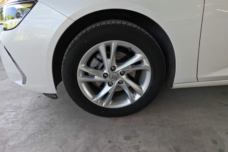 Used Buick Regal 2024 25T Deluxe Edition Left Front Wheel Hub