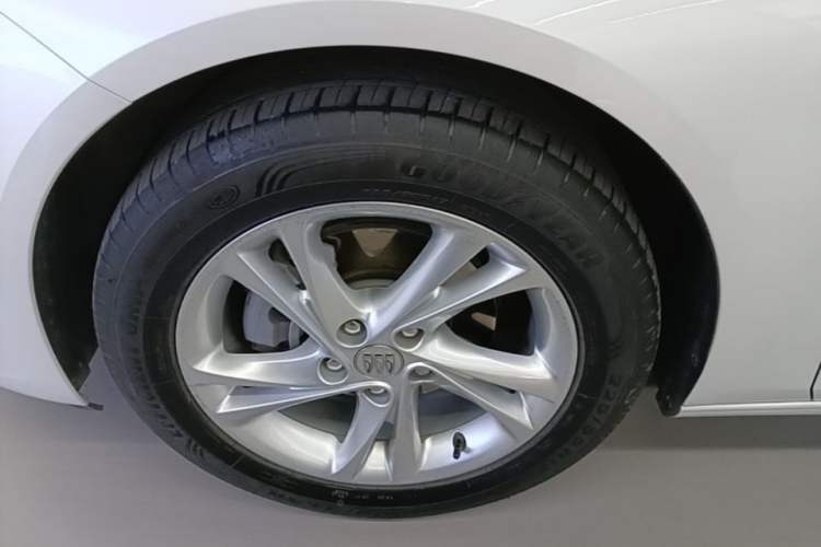 Used Buick Regal 2024 25T Deluxe Edition Left Front Wheel Hub