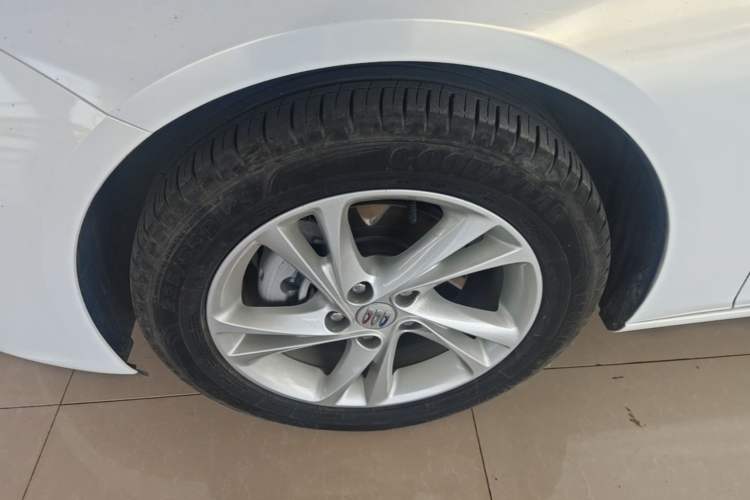 Used Buick Regal 2024 25T Deluxe Edition Left Front Wheel Hub