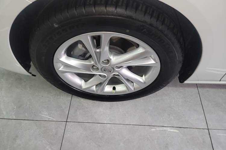Used Buick Regal 2024 25T Deluxe Edition Left Front Wheel Hub
