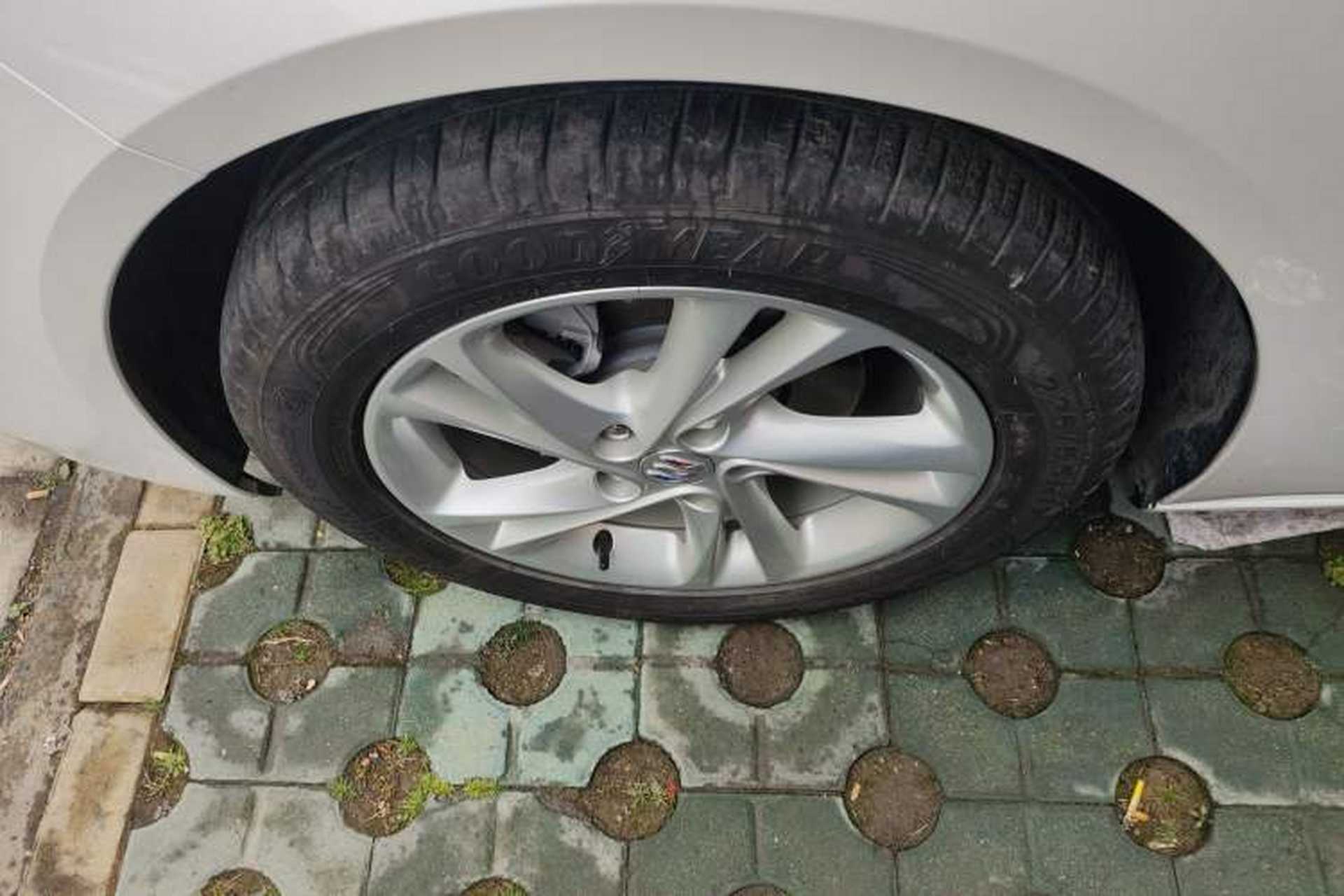 Used Buick Regal 2024 25T Deluxe Edition Left Front Wheel Hub
