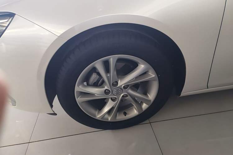 Used Buick Regal 2024 25T Deluxe Edition Left Front Wheel Hub