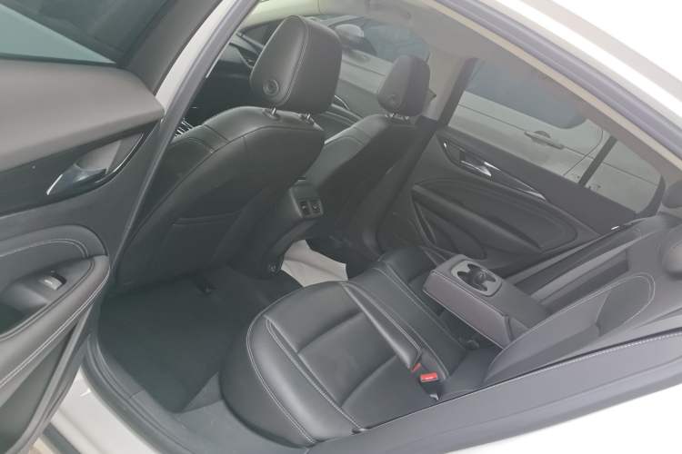 Used Buick Regal 2024 25T Deluxe Edition Left Rear Seat