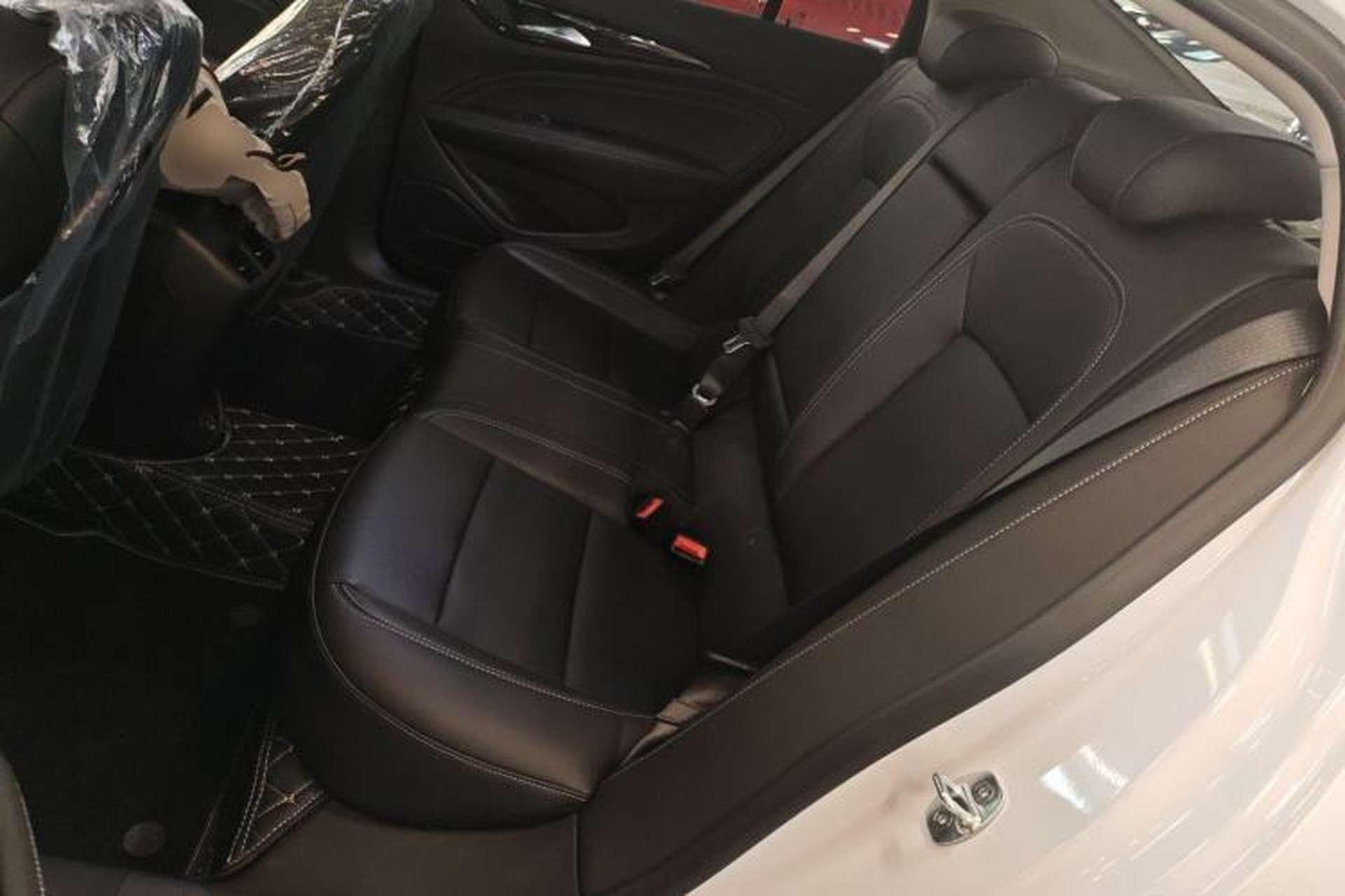 Used Buick Regal 2024 Revised 25T Ultra-Comfort Edition Left Rear Seat