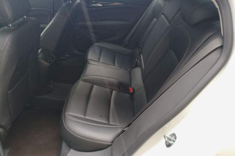 Used Buick Regal 2024 25T Deluxe Edition Left Rear Seat