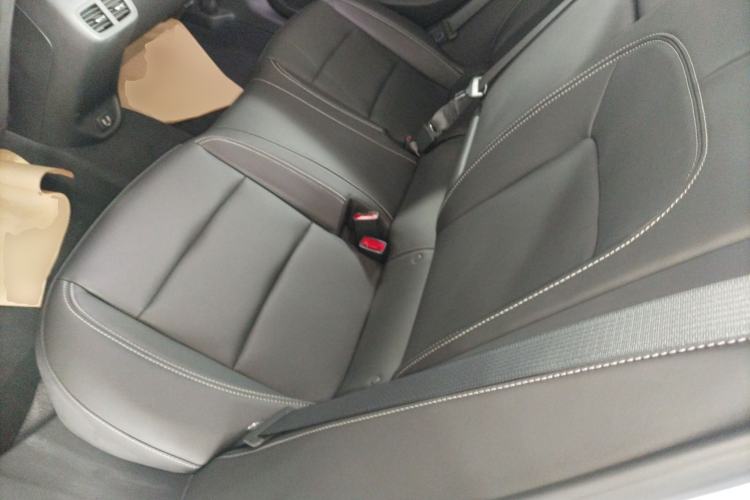 Used Buick Regal 2024 25T Deluxe Edition Left Rear Seat