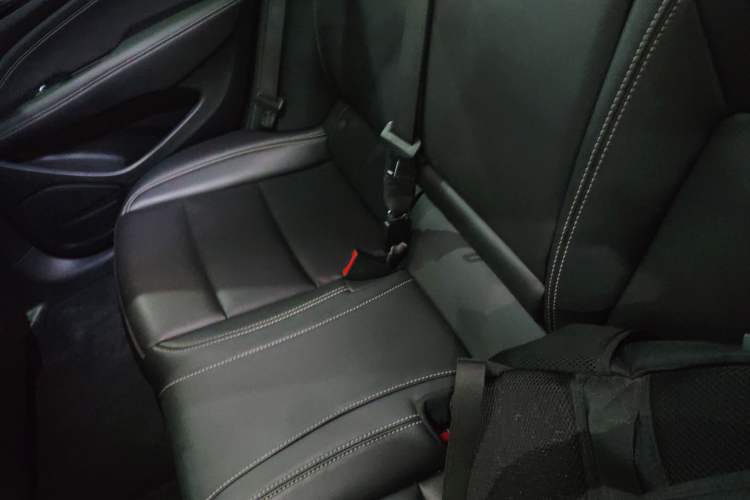 Used Buick Regal 2024 25T Deluxe Edition Left Rear Seat