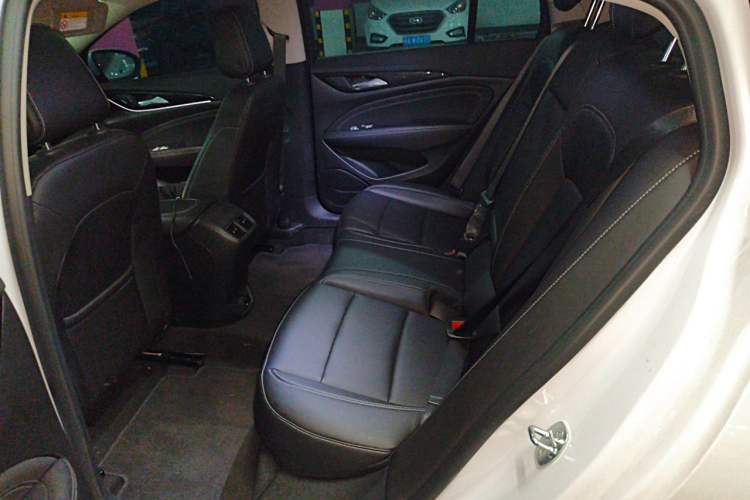 Used Buick Regal 2024 Revised 25T Ultra-Comfort Edition Left Rear Seat