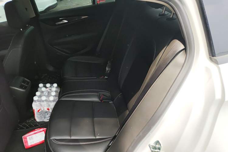 Used Buick Regal 2024 25T Deluxe Edition Left Rear Seat