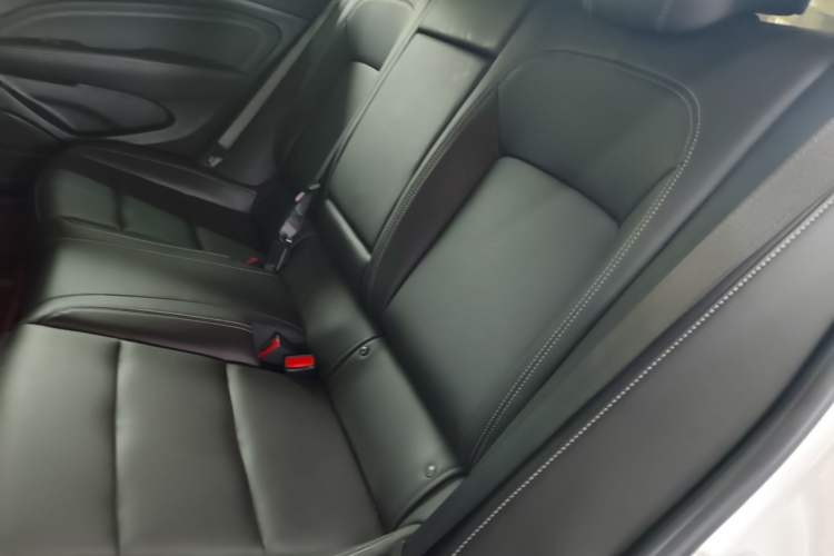 Used Buick Regal 2024 Revised 25T Ultra-Comfort Edition Left Rear Seat