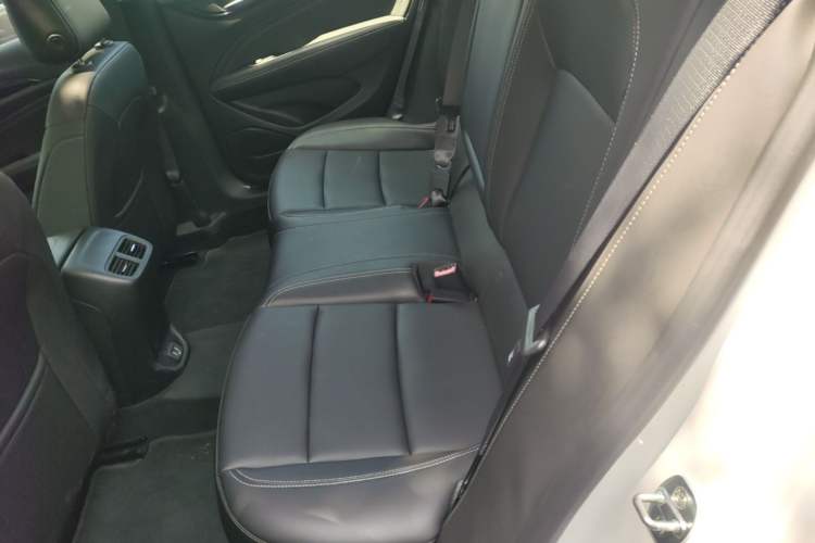 Used Buick Regal 2024 Revised 25T Ultra-Comfort Edition Left Rear Seat
