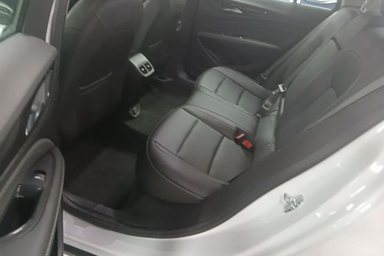 Used Buick Regal 2024 25T Deluxe Edition Left Rear Seat