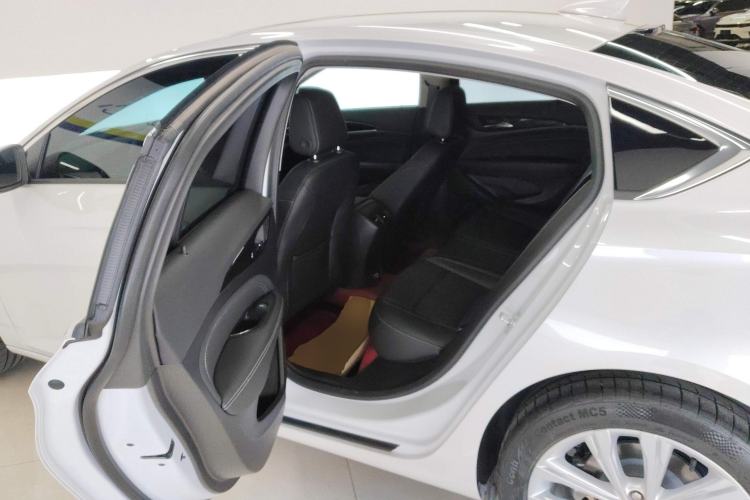 Used Buick Regal 2024 28T Luxury Edition Left Rear Seat