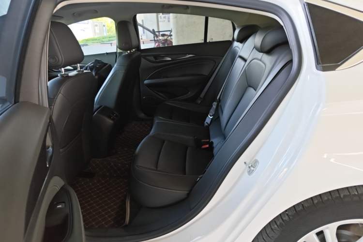 Used Buick Regal 2024 25T Deluxe Edition Left Rear Seat