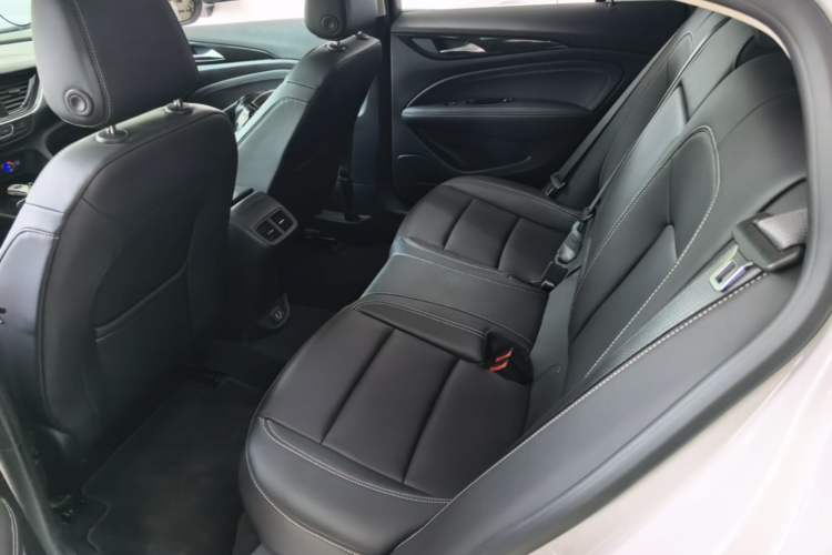Used Buick Regal 2024 25T Deluxe Edition Left Rear Seat